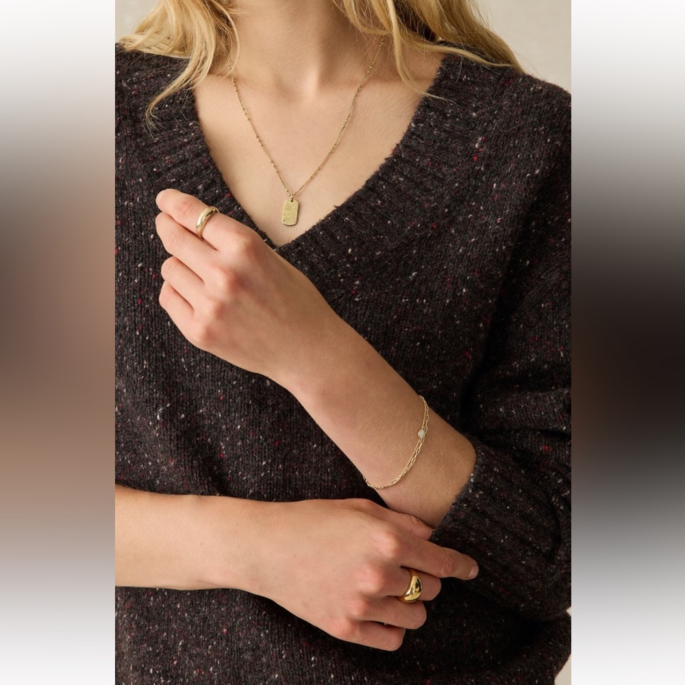 Faherty Driftwood Donegal Merino Wool BlackBerry V-Neck Sweater - Picture 5 of 10